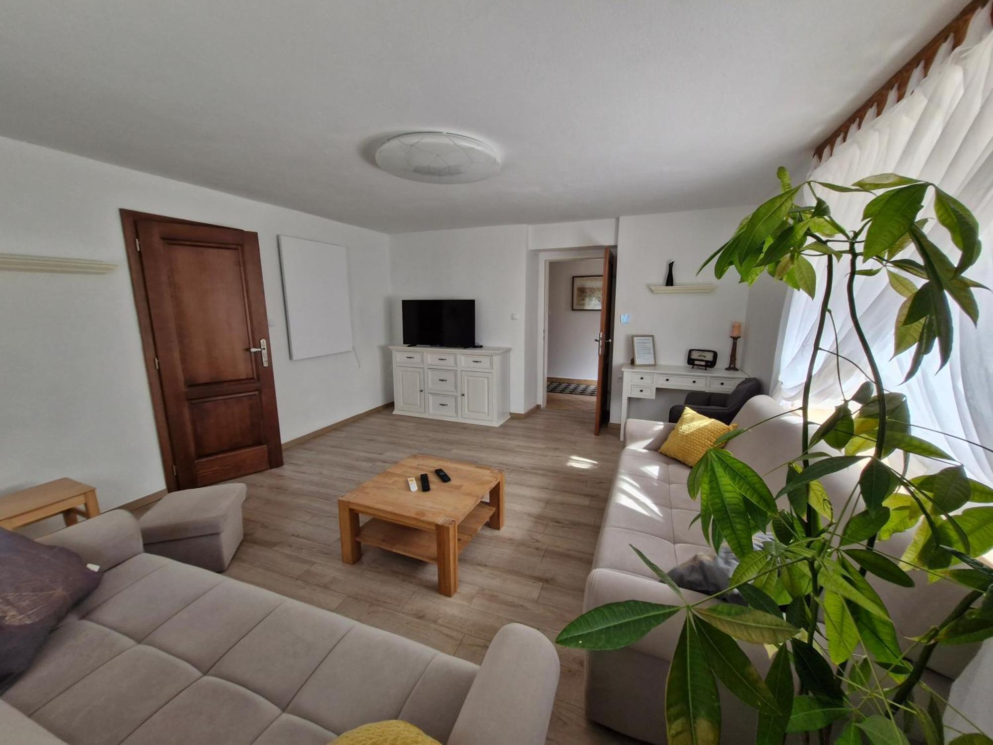 Zirovnica Stol Apartments מראה חיצוני תמונה